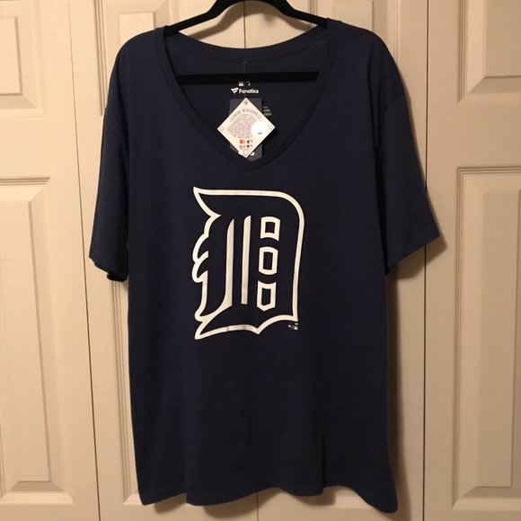 NEW Detroit Tigers Fanatics Plus V-Neck T-shirt (fits like a 20-22W) - Picture 9 of 9